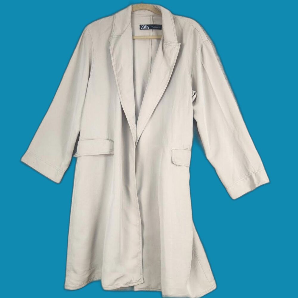 Zara Women's Duster/Light-Coat Size Large